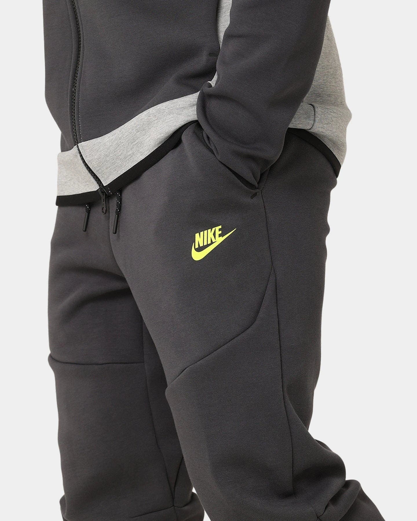 CONJUNTO NK TECH FLEECE - Desconto de Primeira Compra