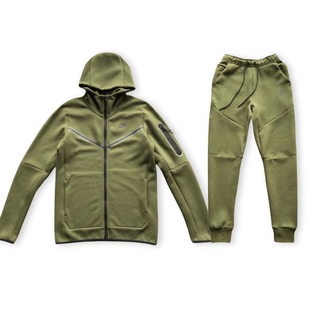 CONJUNTO NK TECH FLEECE - Desconto de Primeira Compra