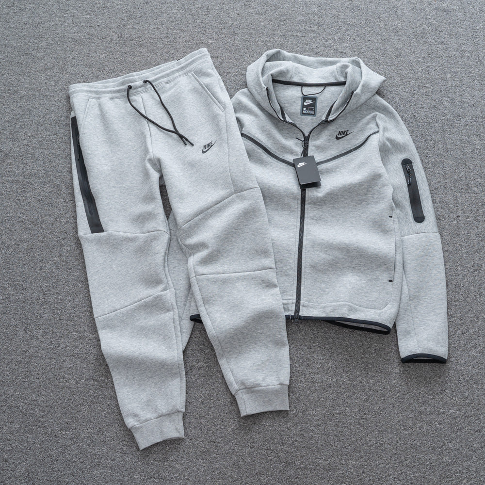 CONJUNTO NK TECH FLEECE - Desconto de Primeira Compra