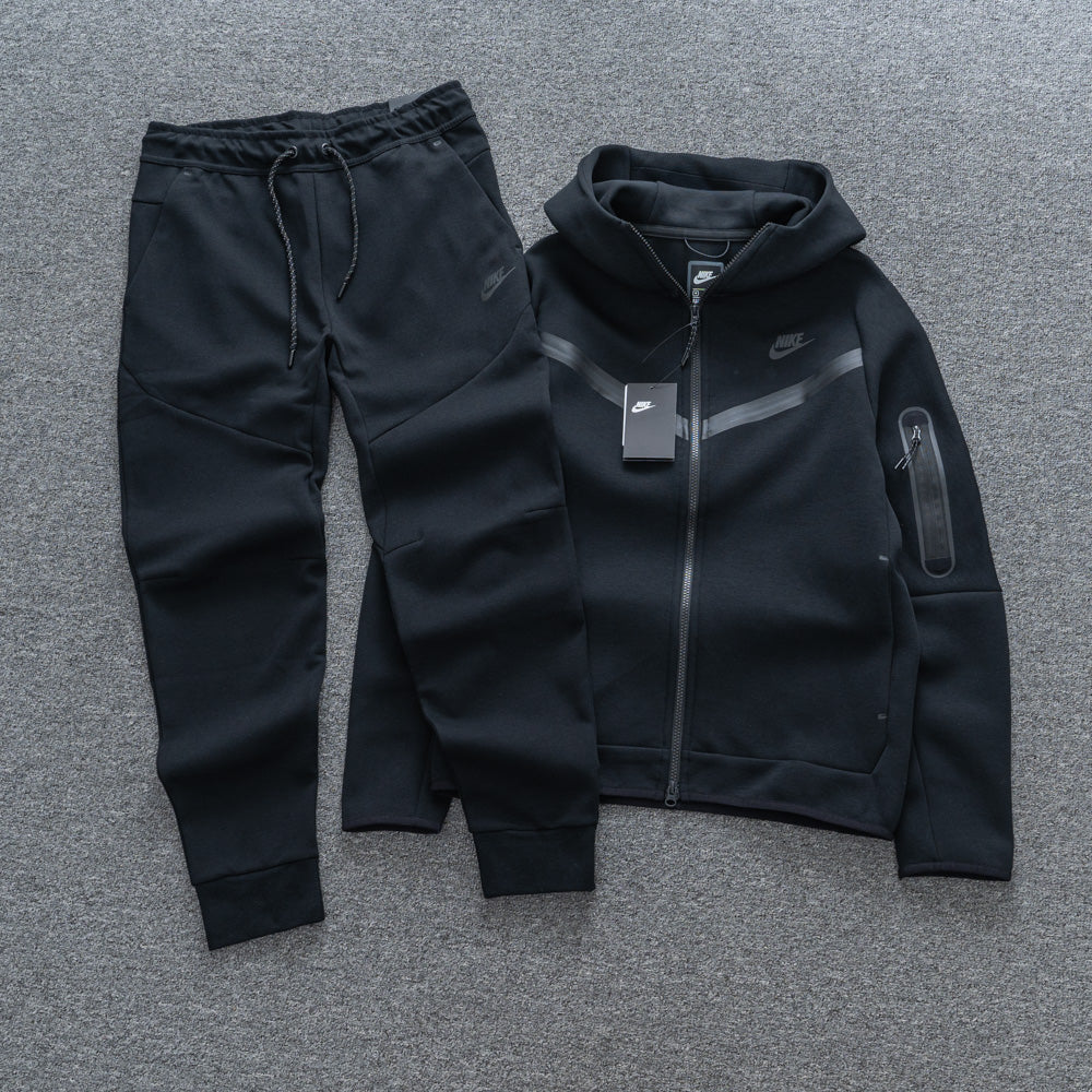 CONJUNTO NK TECH FLEECE - Desconto de Primeira Compra