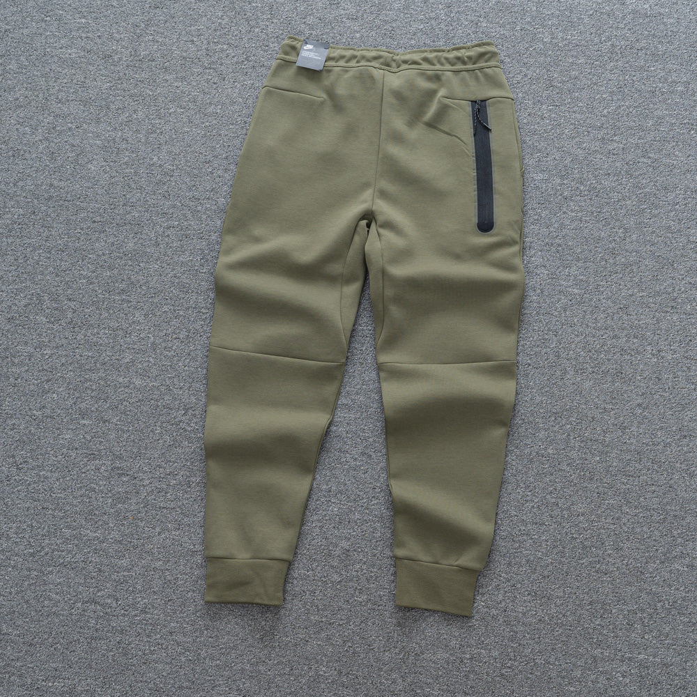 CONJUNTO NK TECH FLEECE - Desconto de Primeira Compra