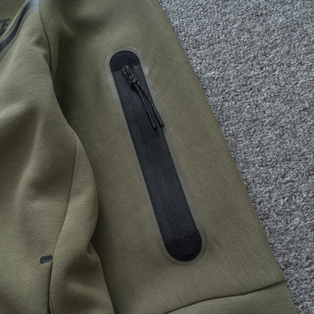 CONJUNTO NK TECH FLEECE - Desconto de Primeira Compra