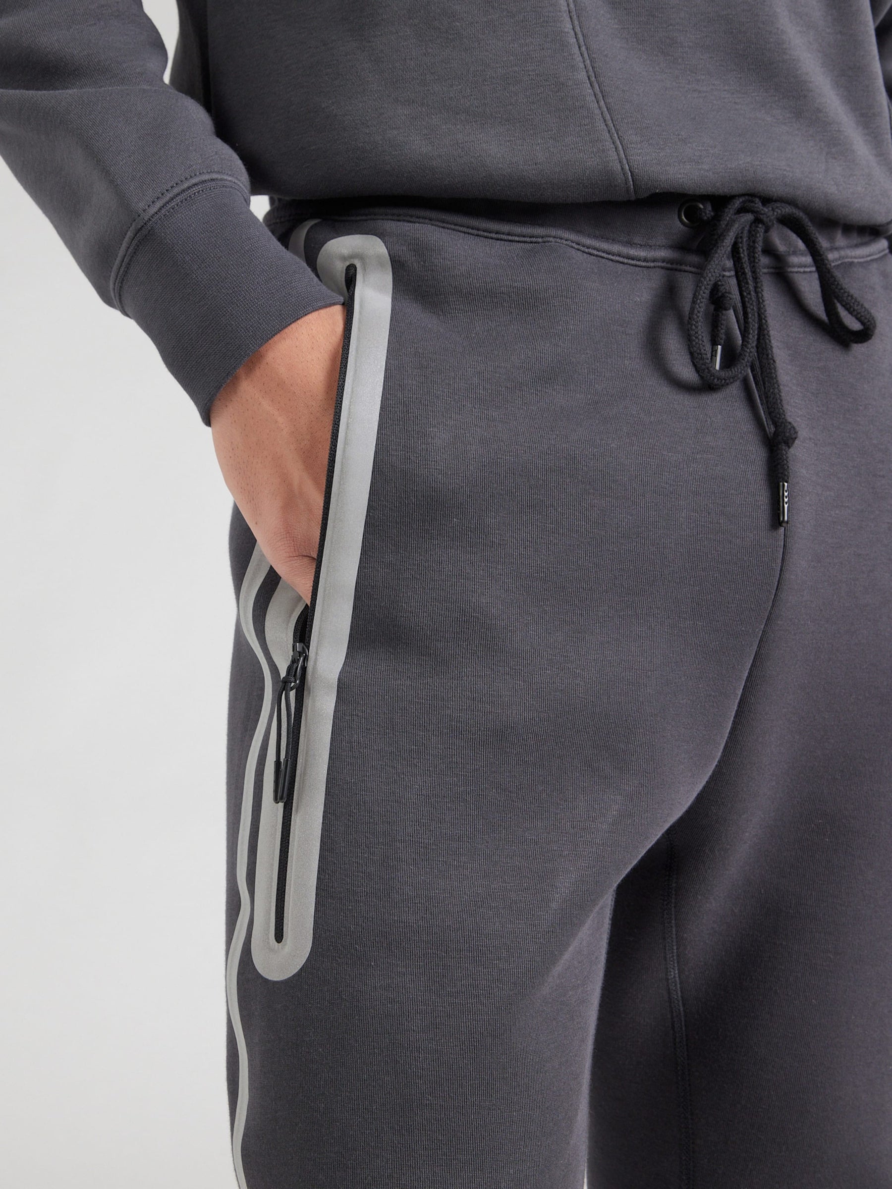 CONJUNTO NK TECH FLEECE - Desconto de Primeira Compra