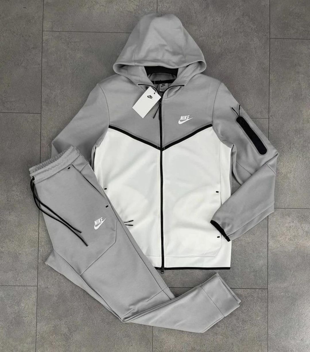 CONJUNTO NK TECH FLEECE - Desconto de Primeira Compra