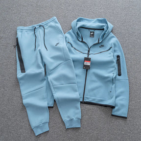 CONJUNTO NK TECH FLEECE - Desconto de Primeira Compra