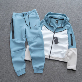 CONJUNTO NK TECH FLEECE - Desconto de Primeira Compra