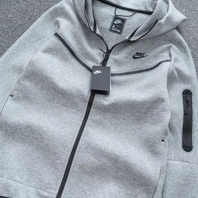 CONJUNTO NK TECH FLEECE - Desconto de Primeira Compra