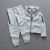 CONJUNTO NK TECH FLEECE - Desconto de Primeira Compra