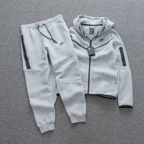 CONJUNTO NK TECH FLEECE - Desconto de Primeira Compra
