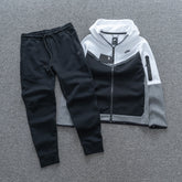 CONJUNTO NK TECH FLEECE - Desconto de Primeira Compra