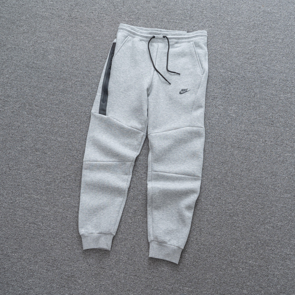 CONJUNTO NK TECH FLEECE - Desconto de Primeira Compra