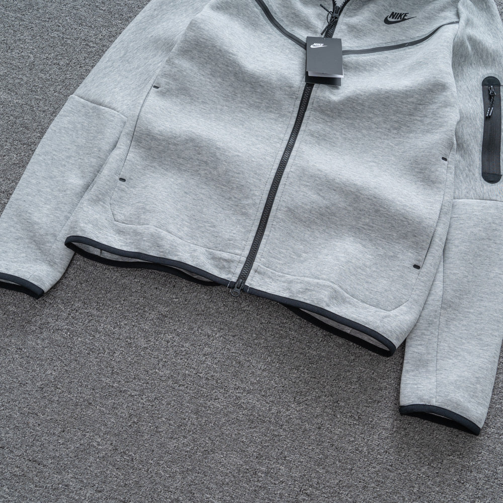CONJUNTO NK TECH FLEECE - Desconto de Primeira Compra