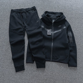 CONJUNTO NK TECH FLEECE - Desconto de Primeira Compra