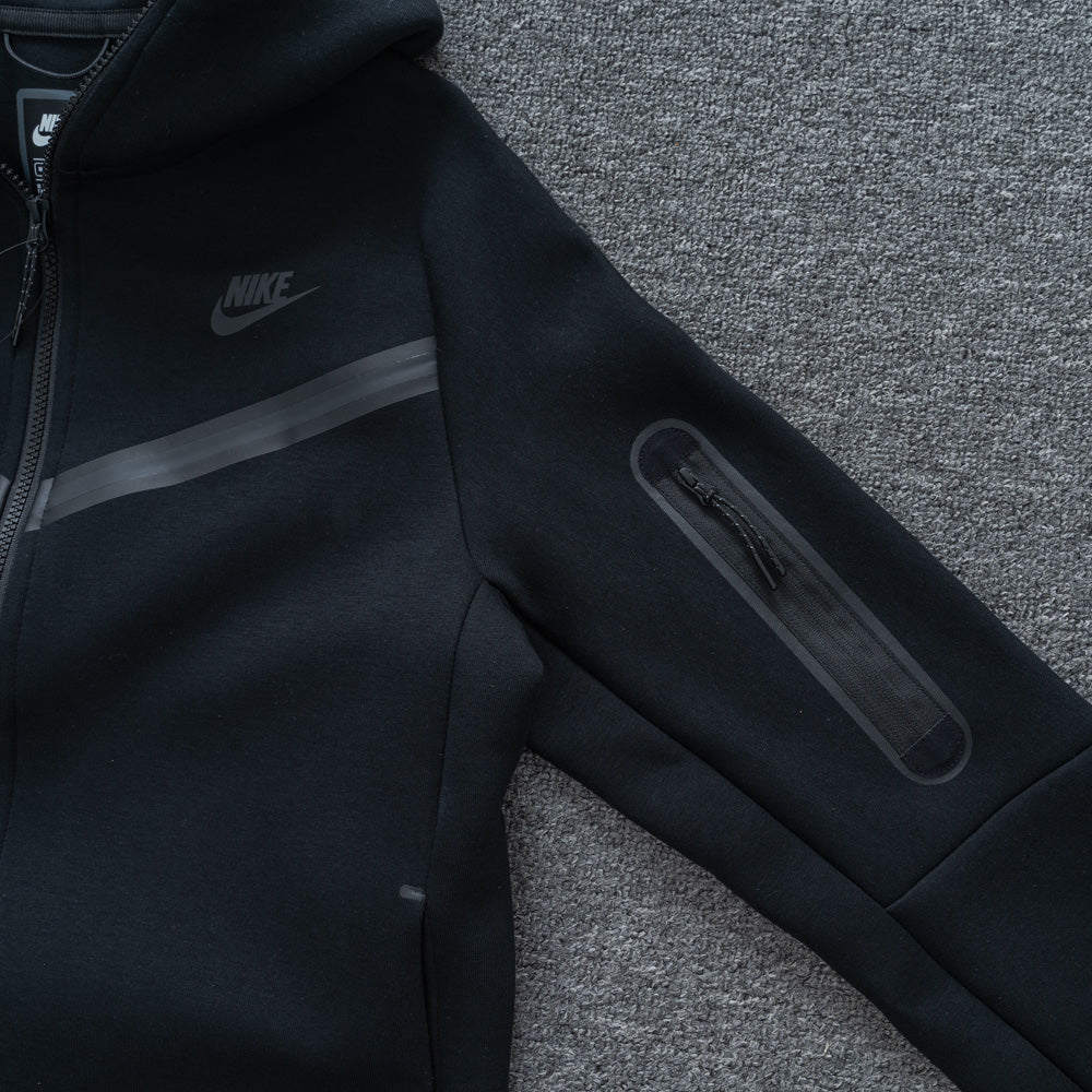 CONJUNTO NK TECH FLEECE - Desconto de Primeira Compra