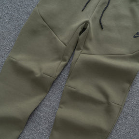CONJUNTO NK TECH FLEECE - Desconto de Primeira Compra