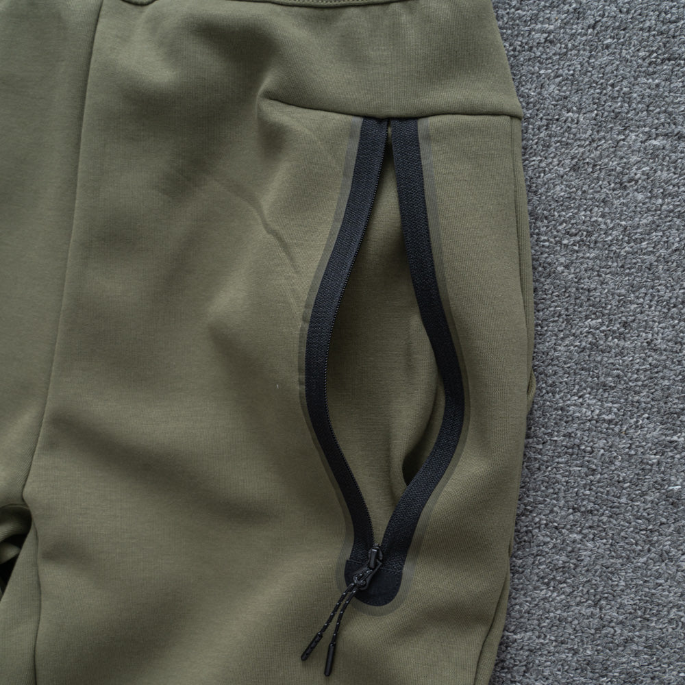 CONJUNTO NK TECH FLEECE - Desconto de Primeira Compra