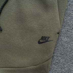 CONJUNTO NK TECH FLEECE - Desconto de Primeira Compra