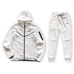 CONJUNTO NK TECH FLEECE - Desconto de Primeira Compra